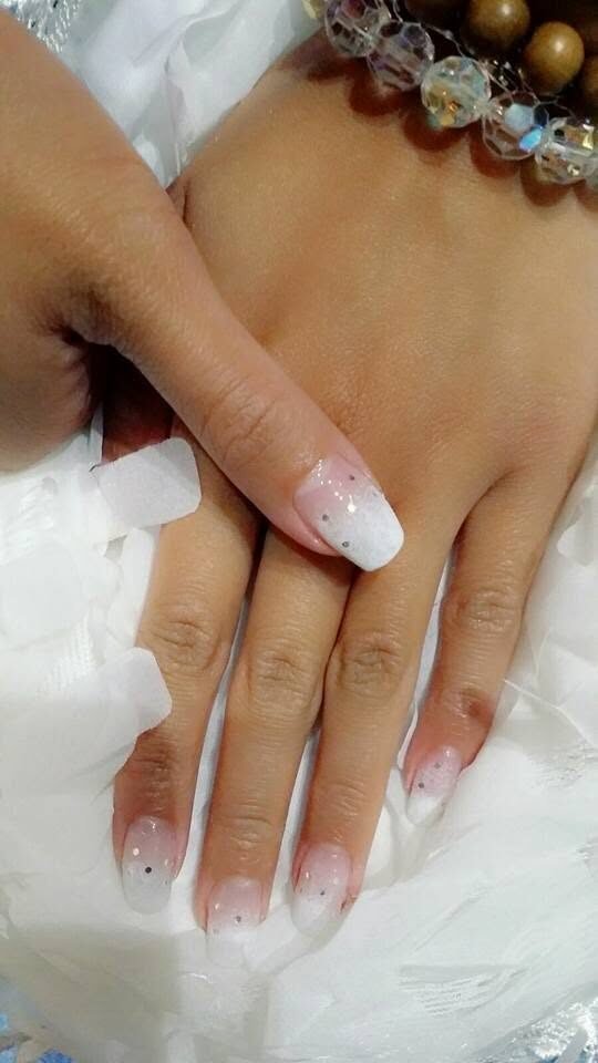 Klassische French-Nagelmodellage